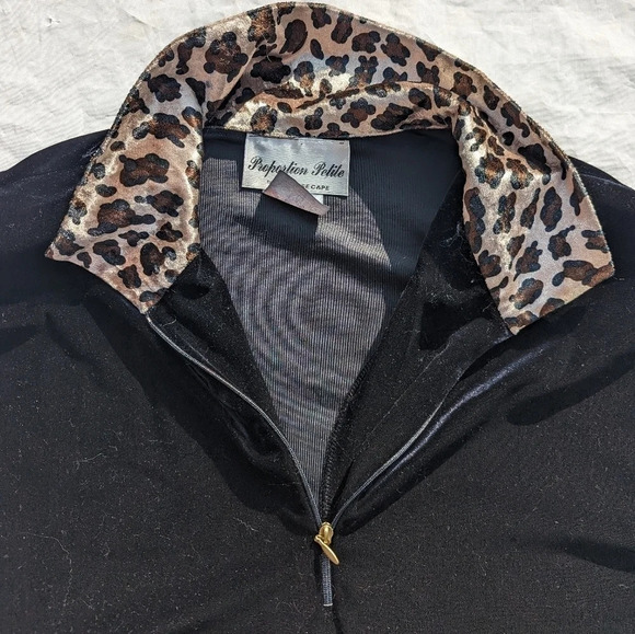 Vintage Velour Style Black Sweater with Leopard Neck Collar and 1/4 Gold Zip - L - Picture 5 of 6